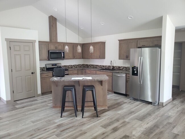 Foto del edificio - 1545 SW Kalama Ave