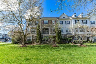 Building Photo - 742 Collington Ct