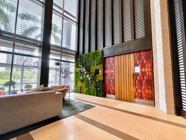 Foto del edificio - 200 Biscayne Boulevard Way
