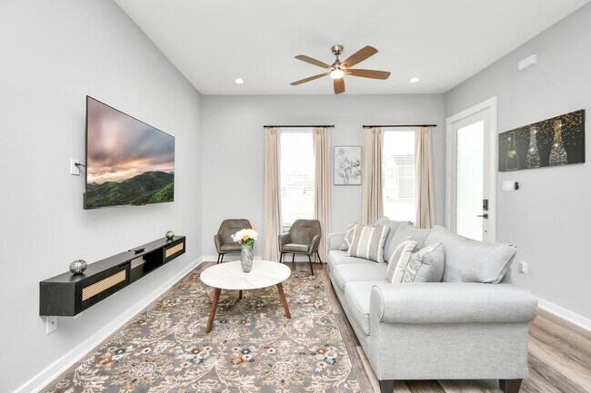 Foto del edificio - 407 Stonework Garden Ln