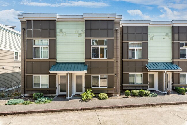 Building Photo - 618 S 23rd St