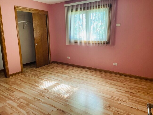 Foto del edificio - 5850 W 87th St
