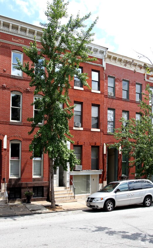 Foto del edificio - 905 N Calvert St