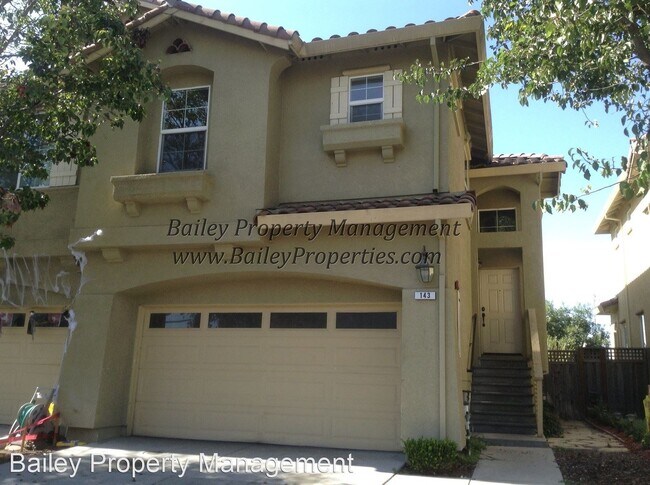 Foto del edificio - 3 br, 2.5 bath House - 143 Marcela Drive