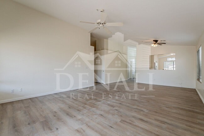 Building Photo - 15728 N 104th St