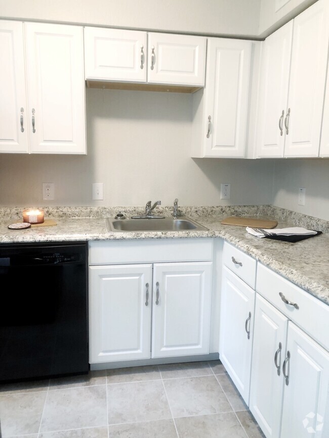 Entry into Kitchen - Cedar Creek Apartments