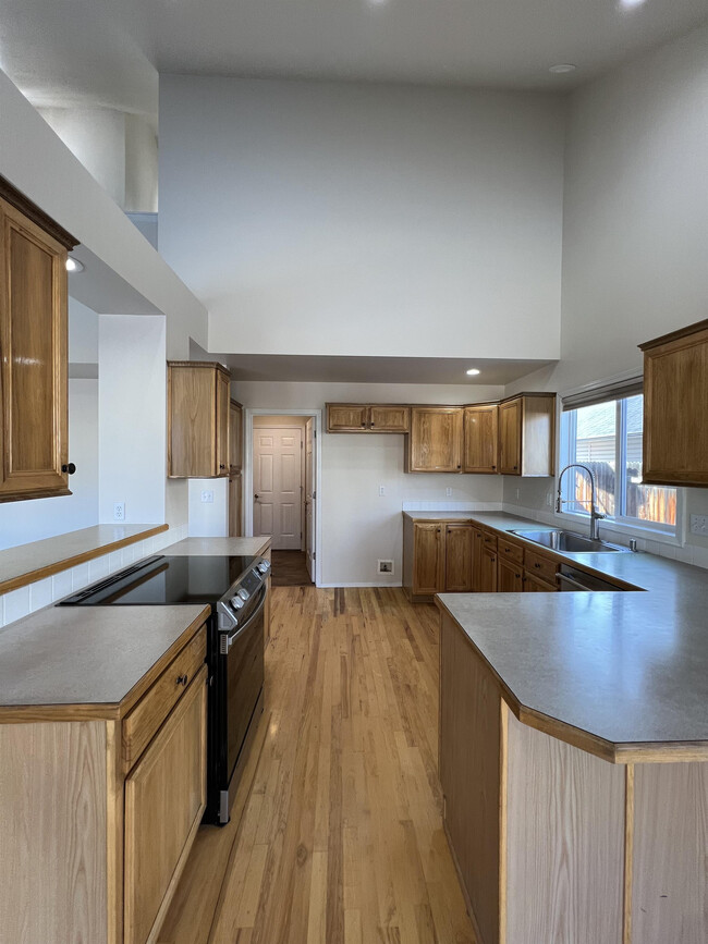 Building Photo - 10542 W Stonecrop Dr
