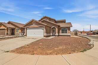 Building Photo - 14160 Lasso Rock Dr