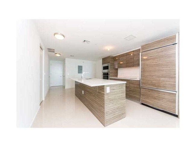 Foto del edificio - 460 NE 28th St