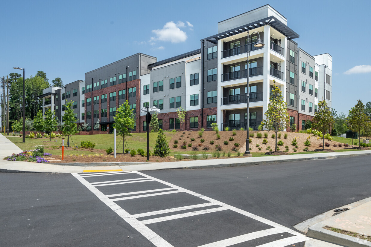 Primary Photo - Veranda at Assembly - 55+ Apartments