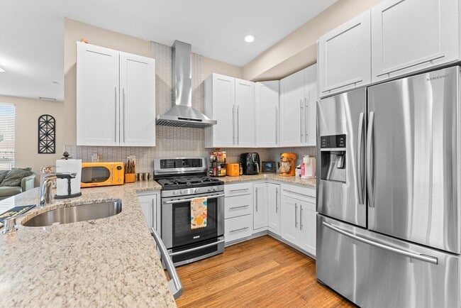 Foto del edificio - 380 W Broadway