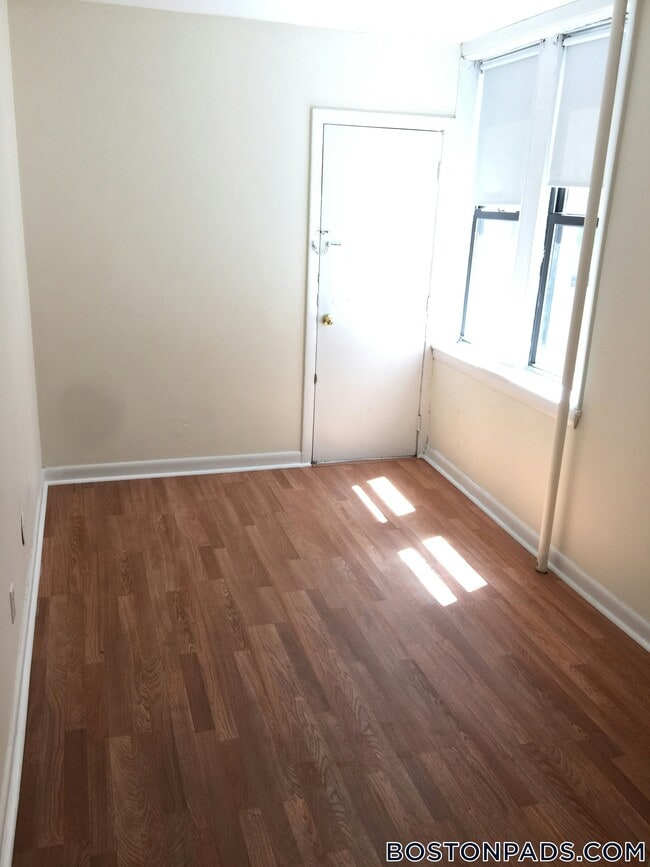 Foto del edificio - 1133 Commonwealth Ave