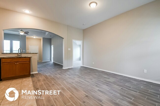 Foto del edificio - 629 Green Mound Dr