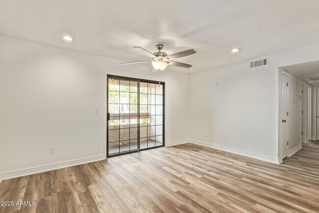 Foto del edificio - 3131 W Cochise Dr