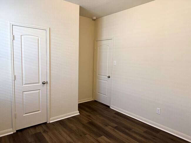 Foto del edificio - 1627 White Mountain Way