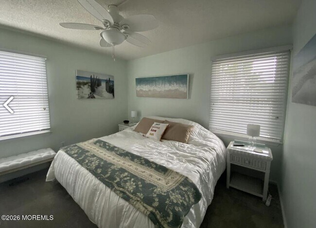 Building Photo - 10 SE Central Ave