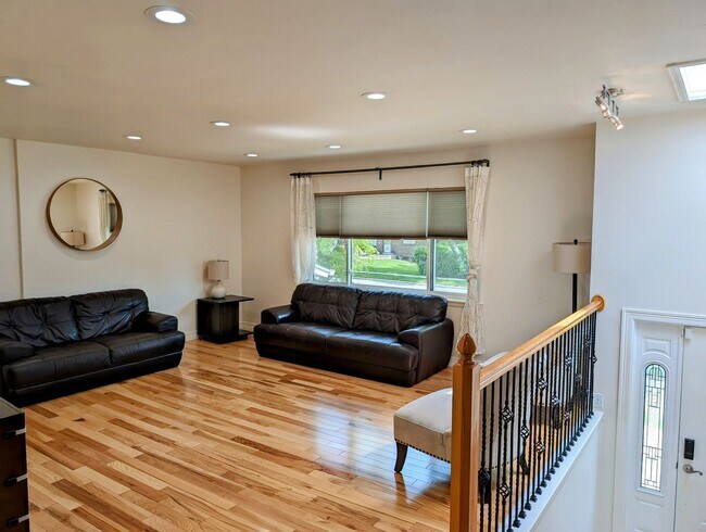 Foto del edificio - BEAUTIFUL 4 Bed 2 Bath Hampden Neighborhoo...
