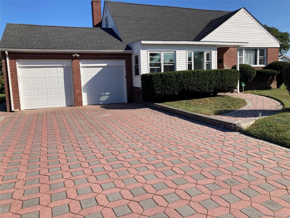 Primary Photo - 113 Barnum St