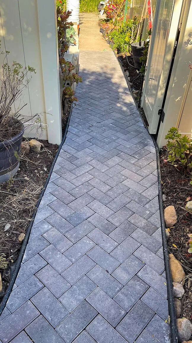 Foto del edificio - 1649 Jade Ave