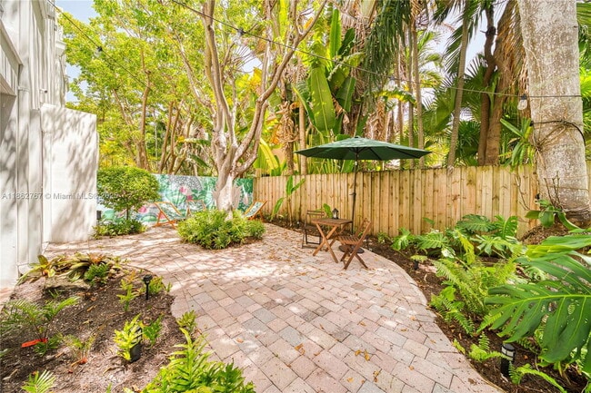 Photo - 2918 Whitehead St House