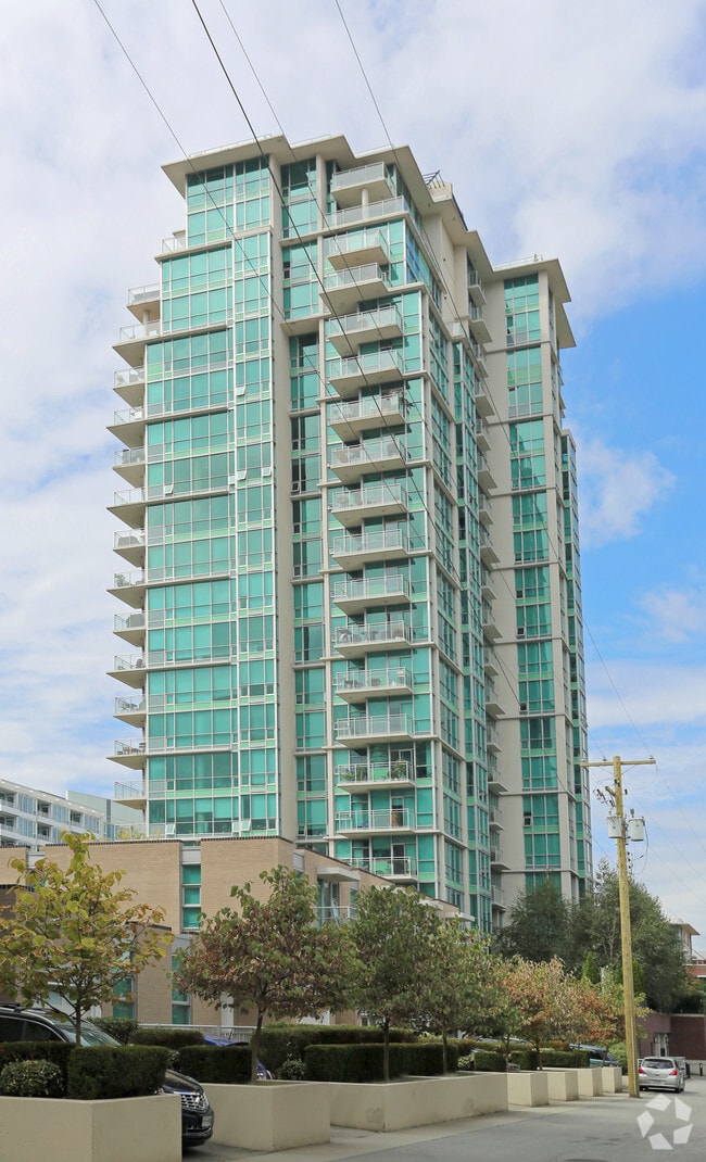 Premiere At The Pier