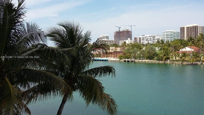 Foto del edificio - 9721 E Bay Harbor Dr