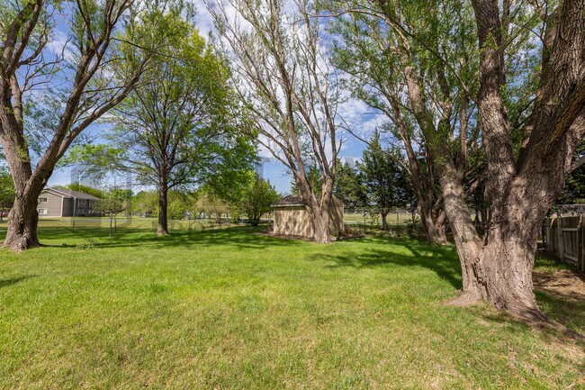 Foto del edificio - 8502 W Westlawn Cir