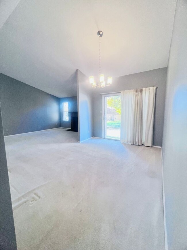 Foto del edificio - Perfect Nestled Condo Call Now!