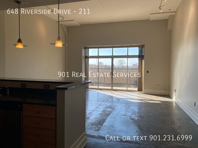 Foto del edificio - 648 Riverside Dr