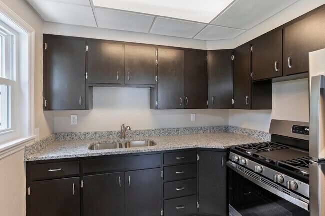 Building Photo - 3113 Pontiac St