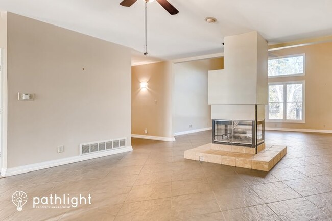 Building Photo - 813 Cobblestone Ct