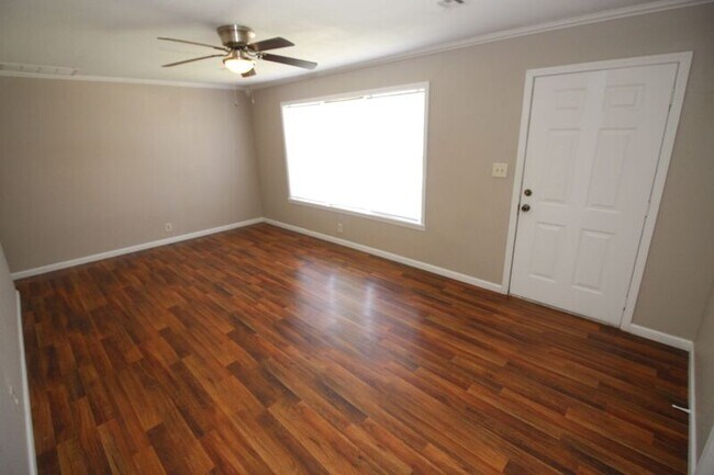 Foto del edificio - 1327 N Norwood Ave