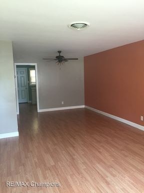 Building Photo - 2824 Hatcher Dr