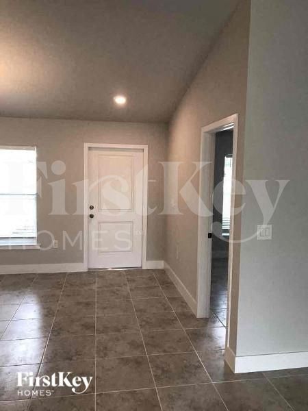 Foto del edificio - 6114 Holt Ct