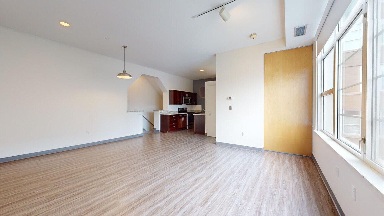 Primary Photo - 394 Harrison Ave