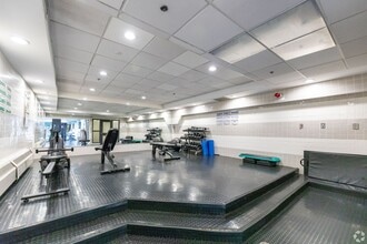 Building Photo - 800 Richmond St W