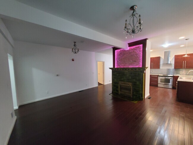 Foto del edificio - 325 S Goodman St