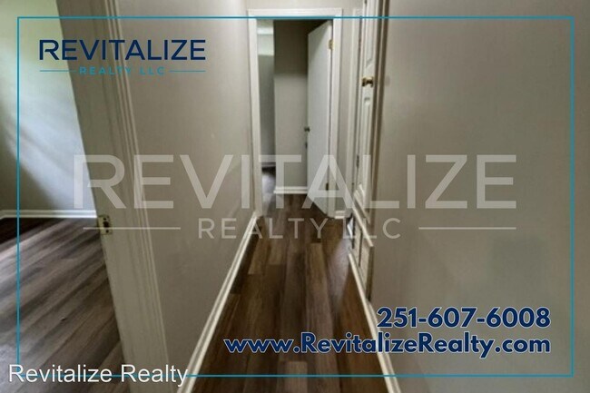 Building Photo - 3 br, 1 bath House - 1304 Amelia Ave
