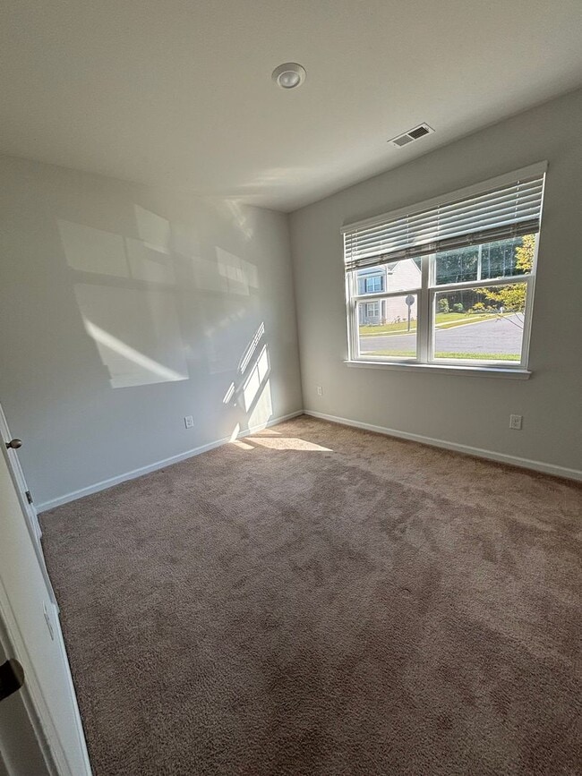 Building Photo - 2888 Pegasus Pl