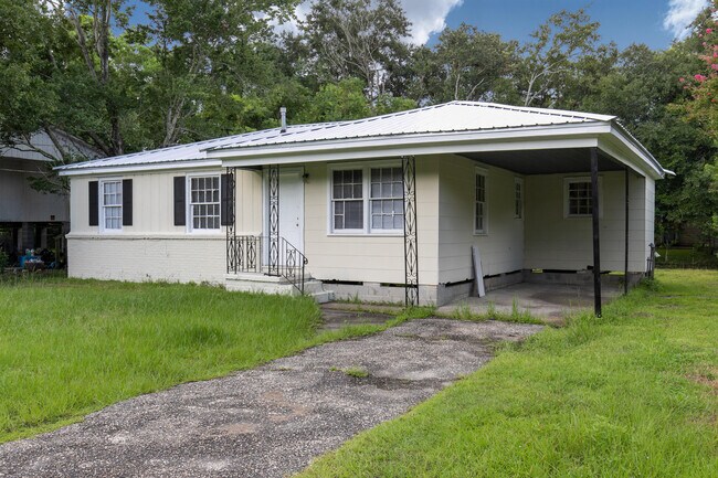 Foto del edificio - 1712 Perch Dr