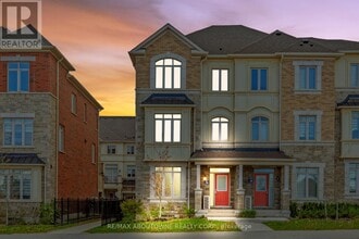 Building Photo - 533 Dundas St E