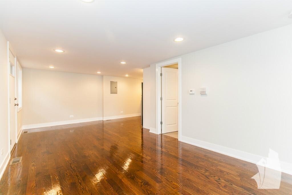 Foto del edificio - 2608 N Racine Ave
