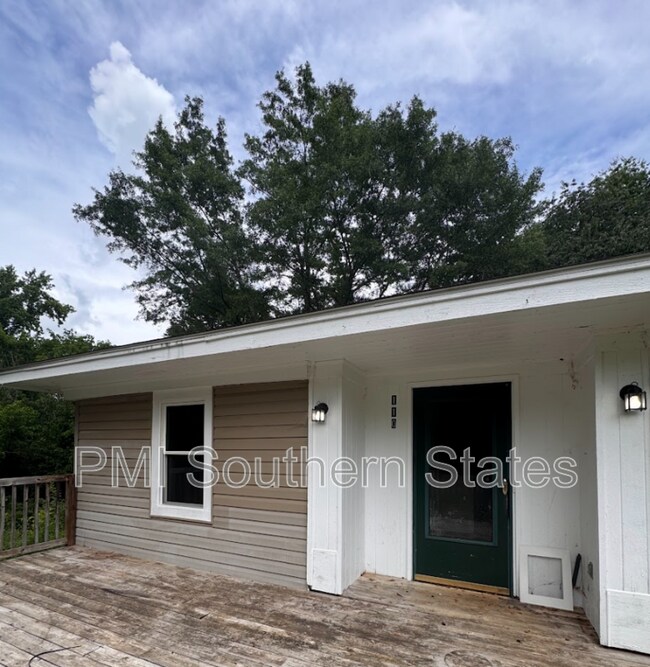 Foto del edificio - 110 Stone Creek Dr