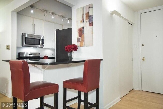 Open kitchen - 1280 21st St NW