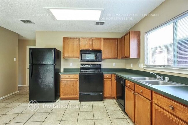 Building Photo - 10116 Chapel Hill Ct