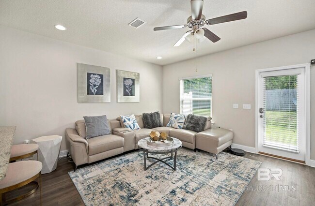 Foto del edificio - 25806 Pollard Rd