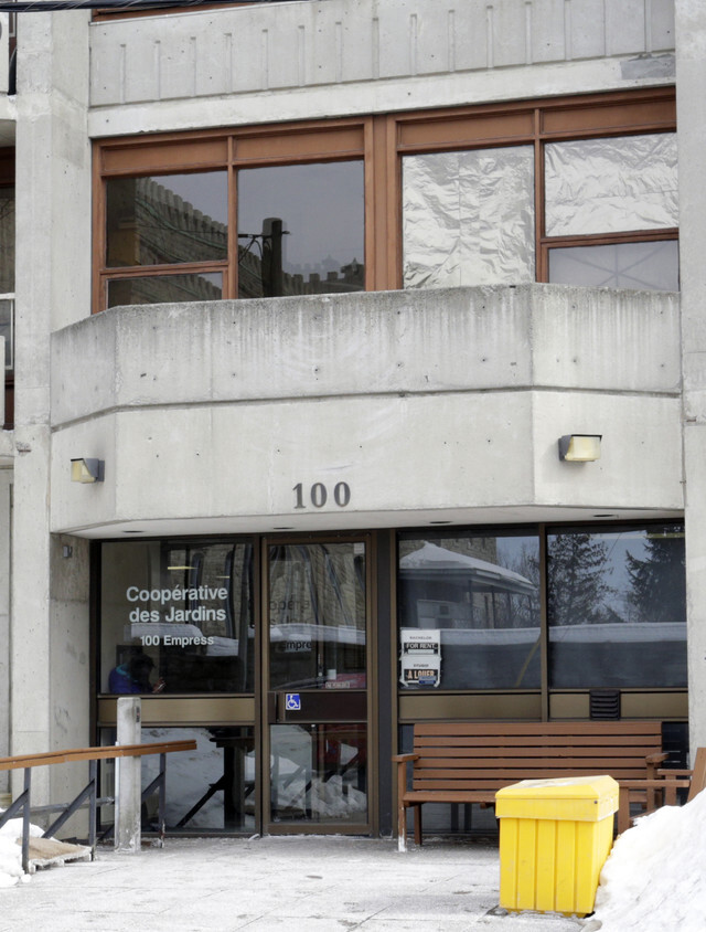 Building Photo - Des Jardins Cooperative d'Appartements Limit