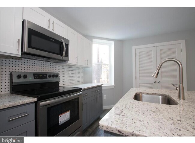 Building Photo - 1815 N 59th St