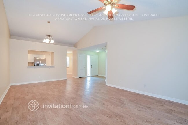 Building Photo - 203 N Lake Ct