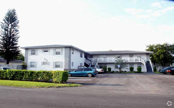 Foto del edificio - 8502 NW 35th St